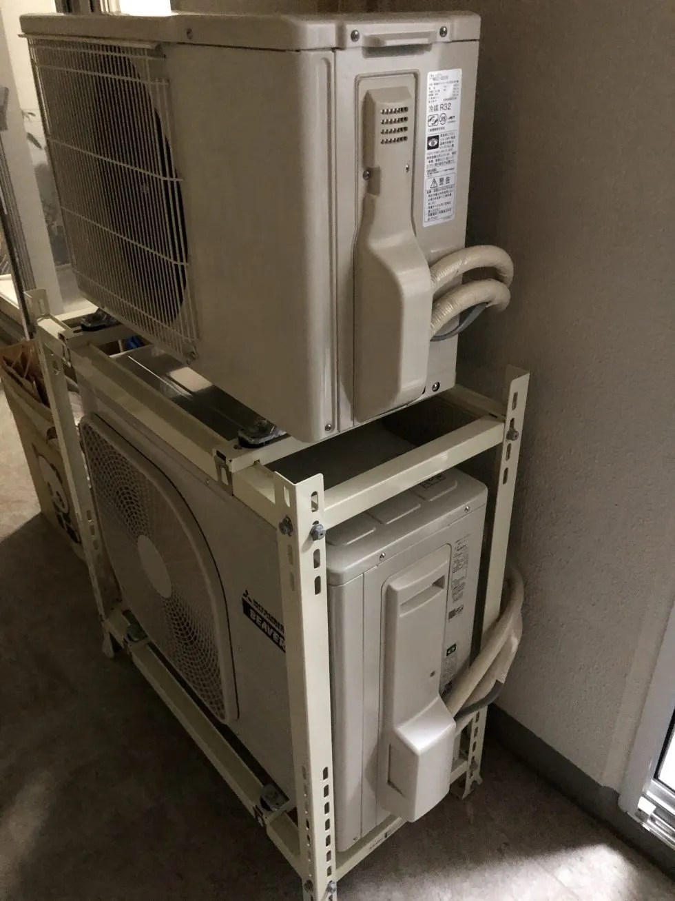 二段置き金具の施工例1